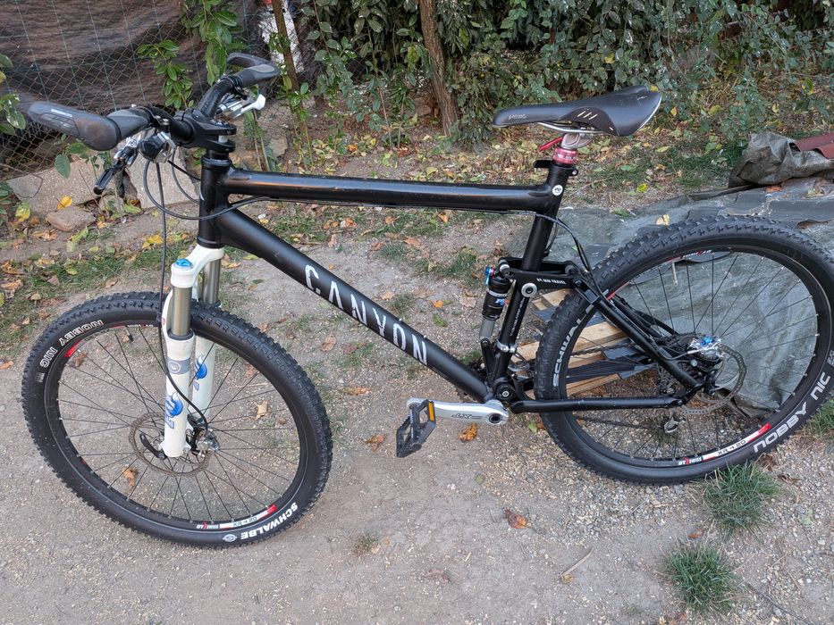 Biciclete full suspension