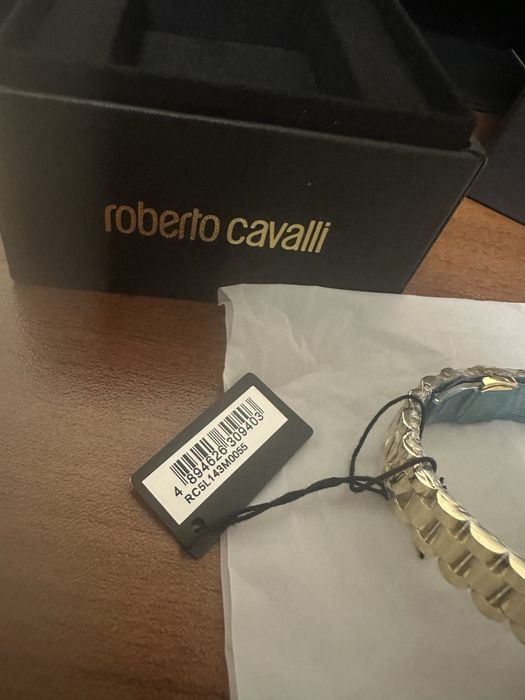 Чисто нов, оригинален часовник Roberto Cavalli