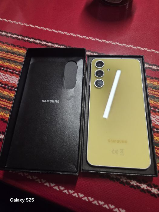 Samsung galaxy s24 fe 256GB 8RAM YELLOW
