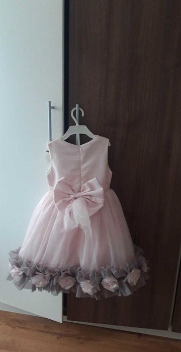 Официална рокличка