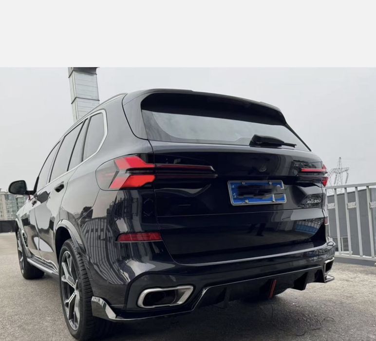 Difuzor ornament evacuare bara spate BMW X5 G05 cu stop Led