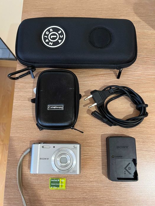 Фотоапарат Sony 20,1Mp с подаръци