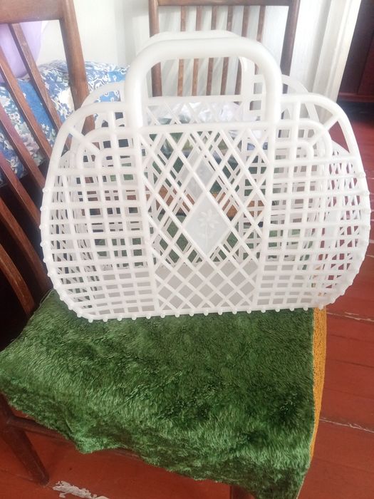 Продам советскую корзину и на стулья чехлы