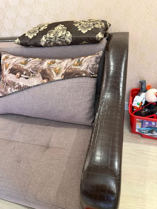 Продам хороший диван