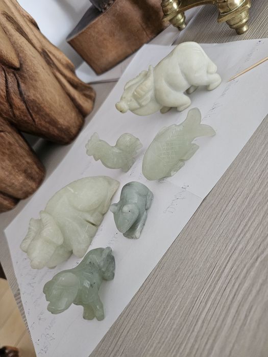 Lot 6 figurine de jad