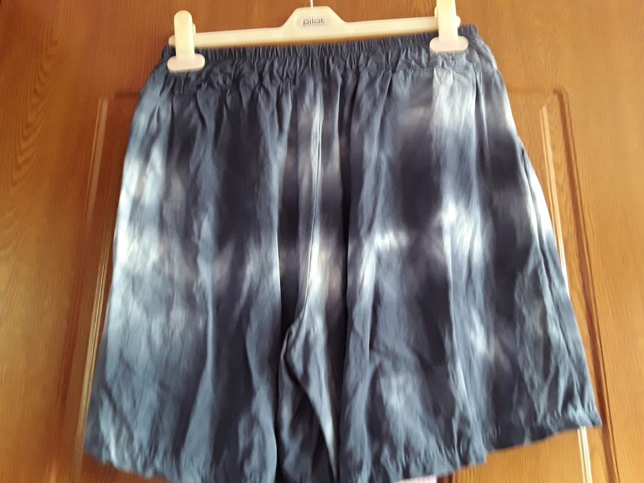 Vând Pantaloni Scurți Damă Mărimea XL Noi