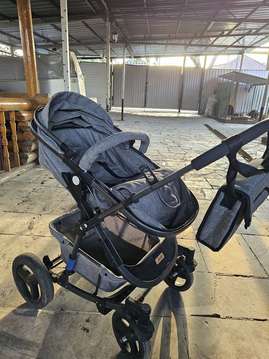 Продам Коляску-качалку 3 в 1