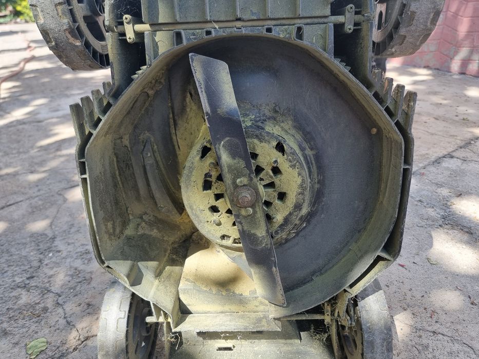 Газонокосилка Huyndai HY 38-1600