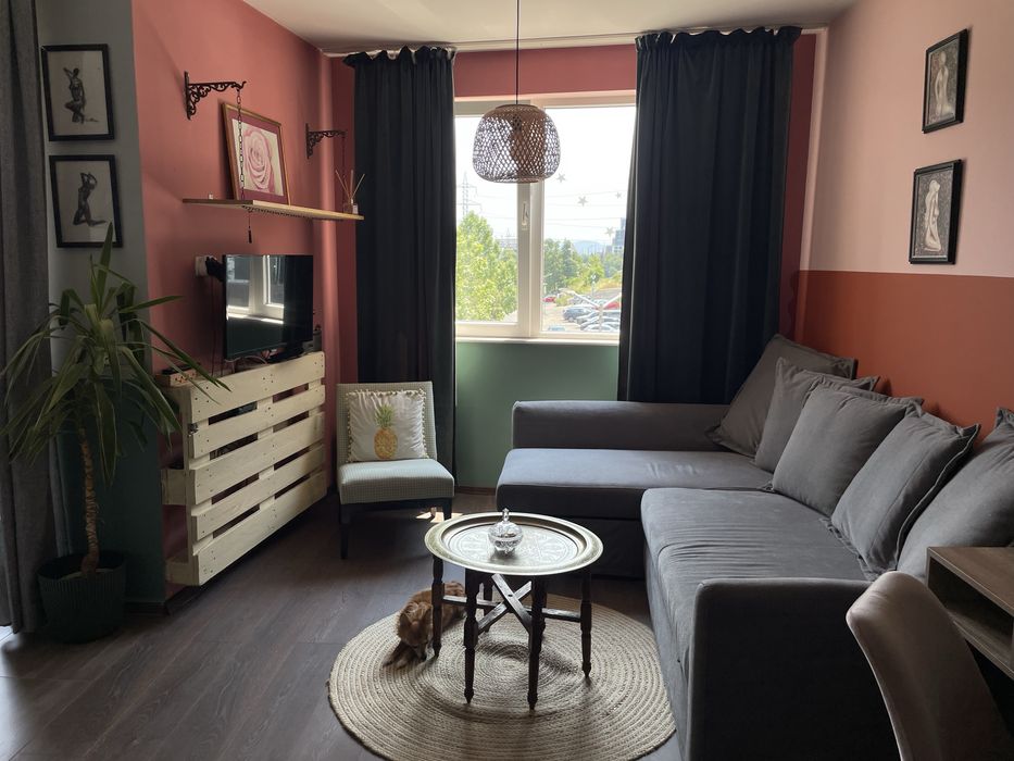 Артистичен УЮТЕН ДОМ в София за дългосрочен наем