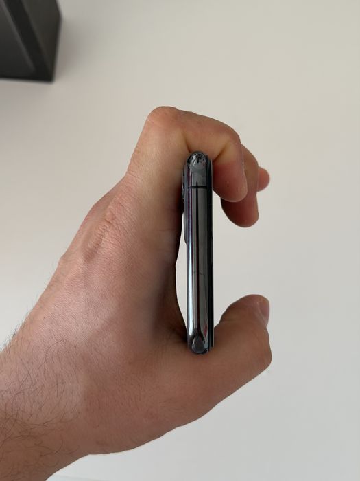 Продам Айфон 11 про