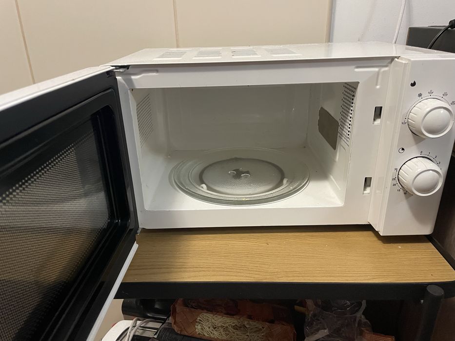 Cuptor cu microunde Bluesky