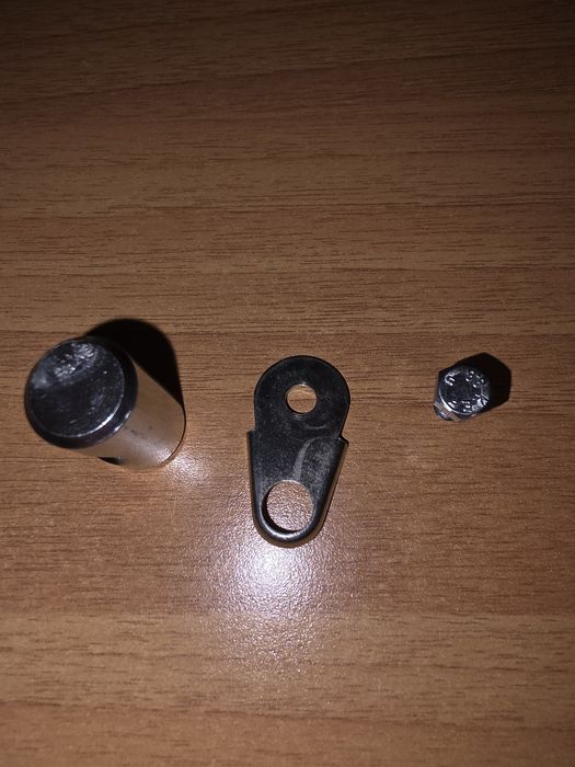 Ос за регулатора на задните спирачки ЛАДА