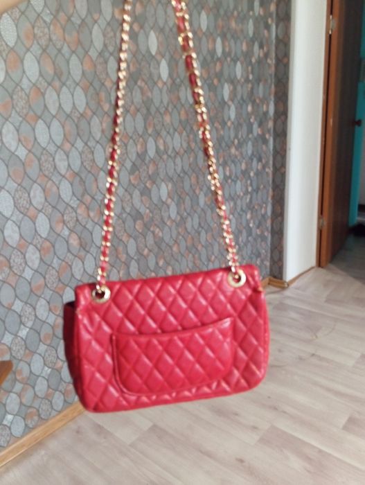 Продаю 3 красные  сумки
