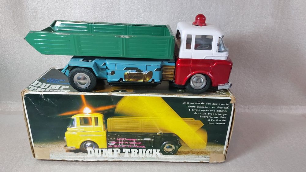 Mașinuța chinezească, jucărie veche,camion!