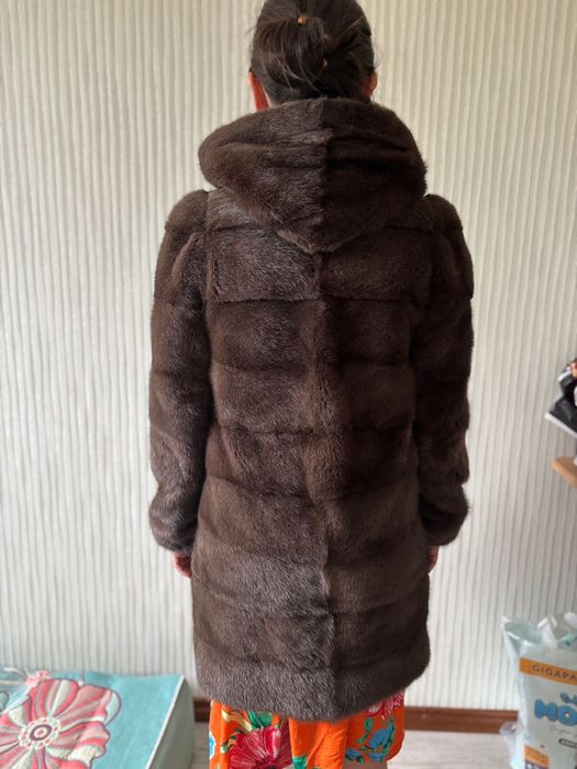 Продам норковую шубу