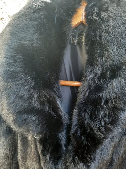 Vând Haina Blana Vizon