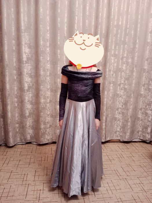 Продам платье 8-12 лет