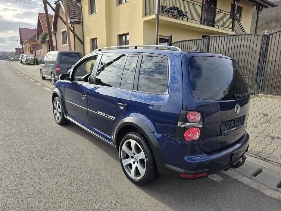 De vânzare vw touran 7locuri cross