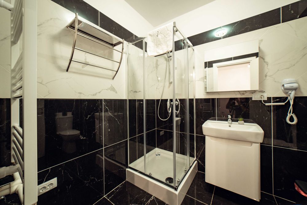 Coresi Mall / Cazare Regim Hotelier / Plata Vouchere / Oferim Factura