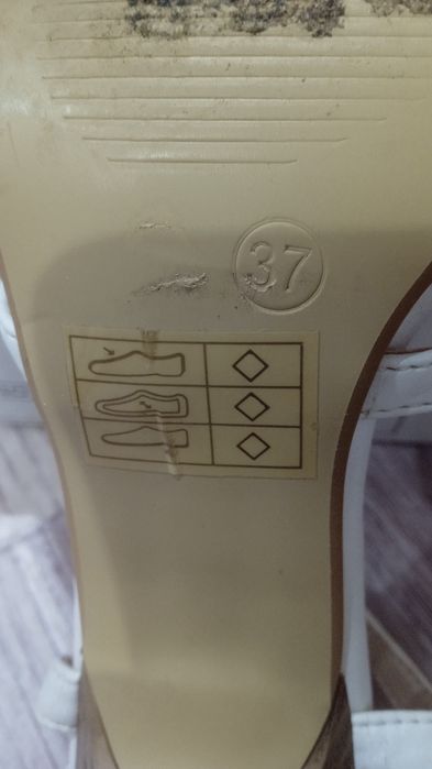 Продам босоножки дёшево