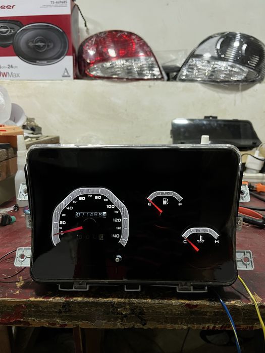 Damas tablo sotiladi