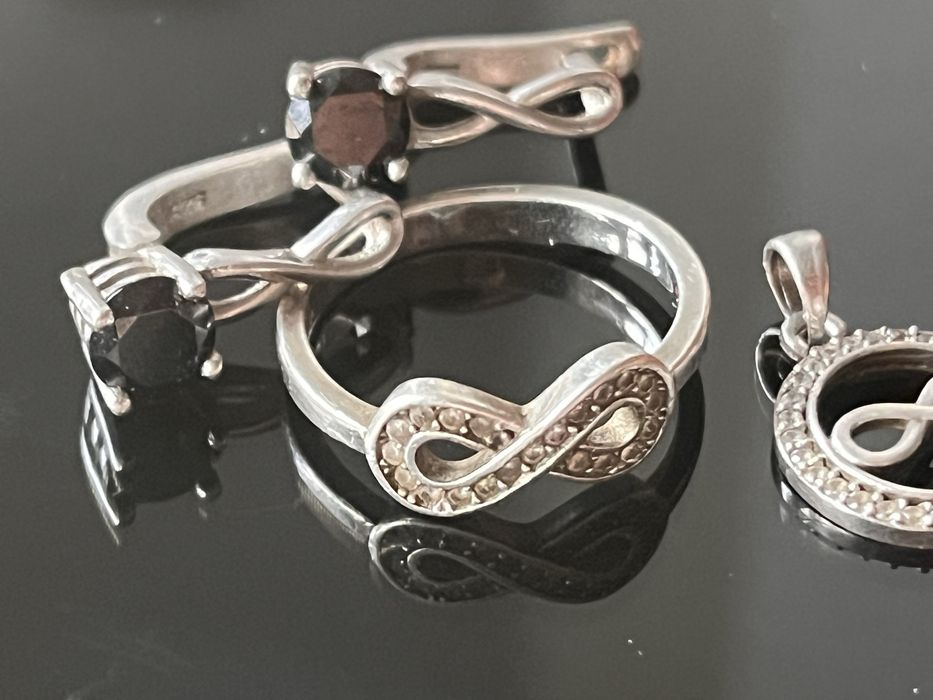 Серебро набор безкрайност