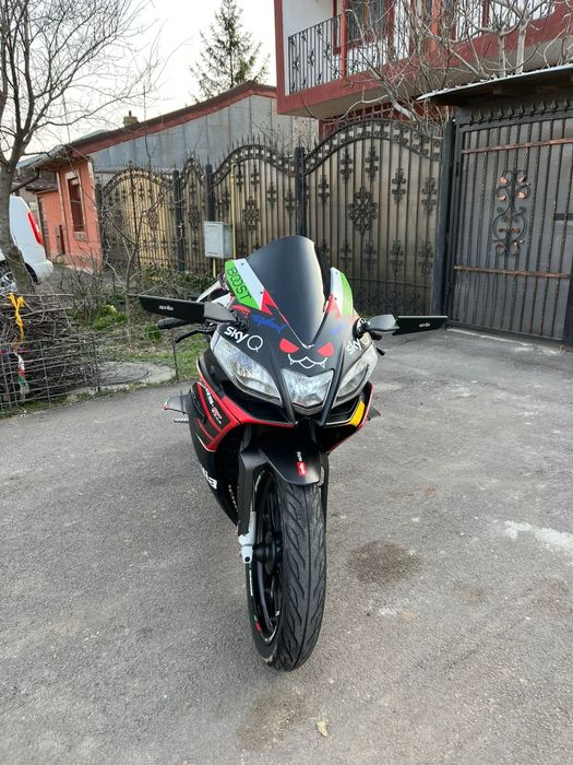 Motocicleta Aprilia 125 cm3