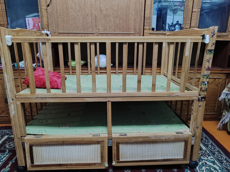 Детская кроватка