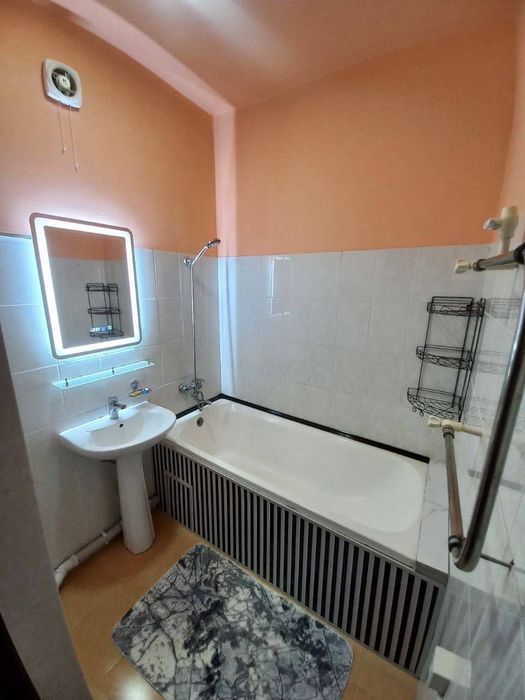 Сдается 3х комнатная квартира
С обстановкой ЛЮКС в городе Алмалыке