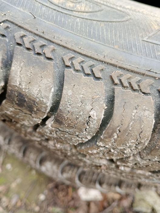 Anvelope iarna noi 175/65 r 14 și jenti tabla r 16