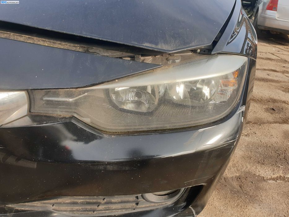 Far Stanga FARA Xenon BMW Seria 3 F30 F31 2011 - 2015 [K0356]