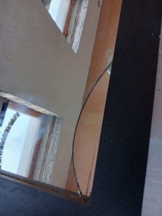 зеркало в рамке.