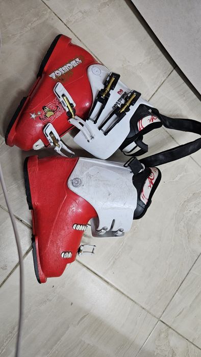 Продам лыжные ботинки детские