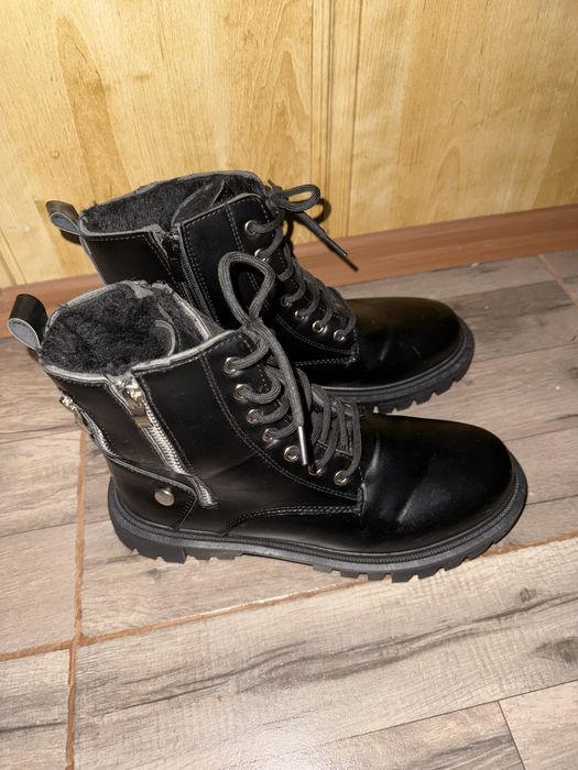 Дамски боти, носени, но в отлично състояние.