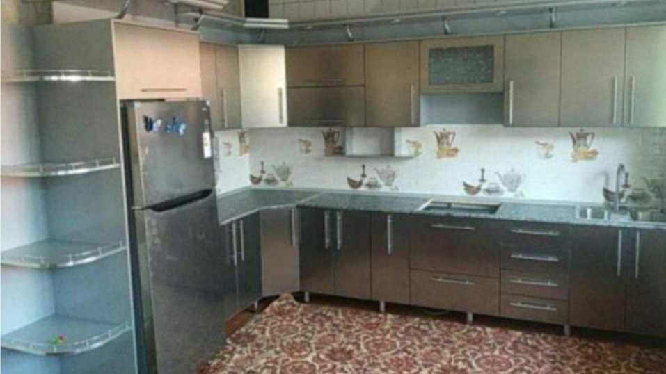 Yangi holatdagi oshxona mebeli