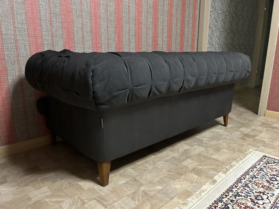 Продаю Черный диван