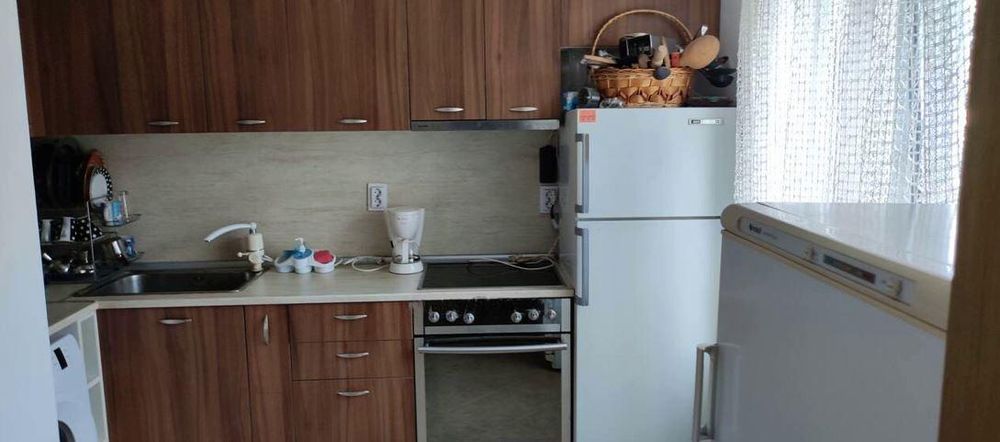 Дава се под наем Къща в Бургас, Меден рудник - зона А - 150 кв.м за 765 € - Снимка #2