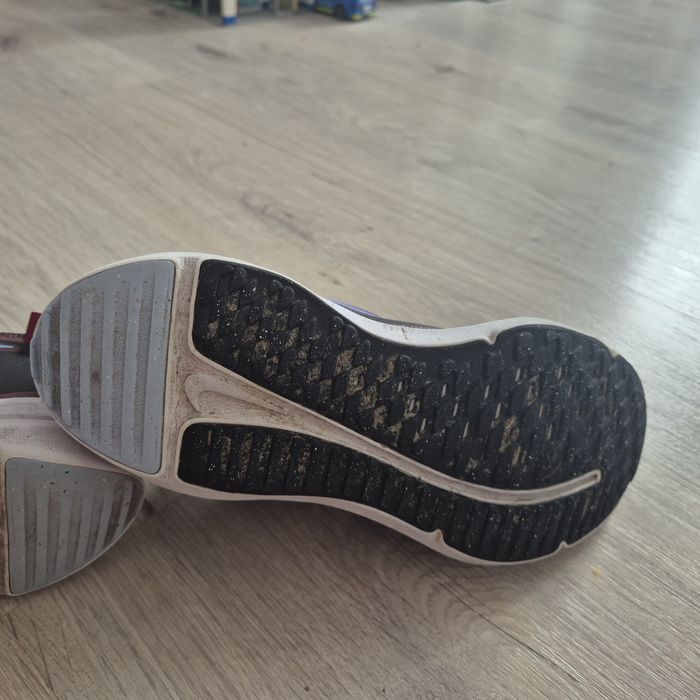 NIKE Маратонки Cosmic Runner