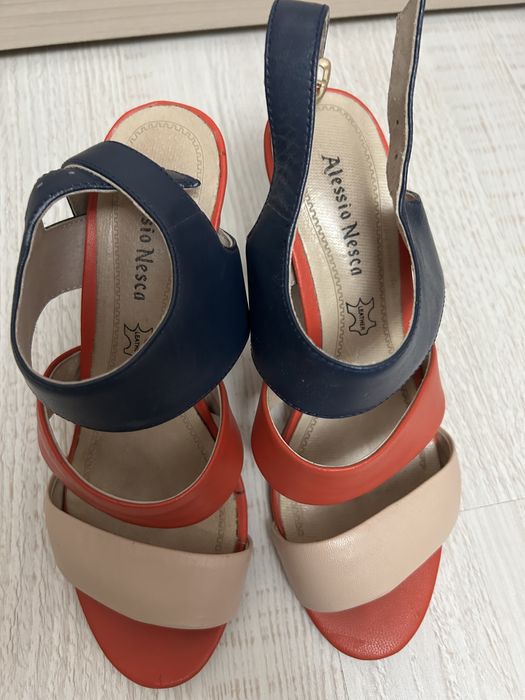 Босоножки летние,