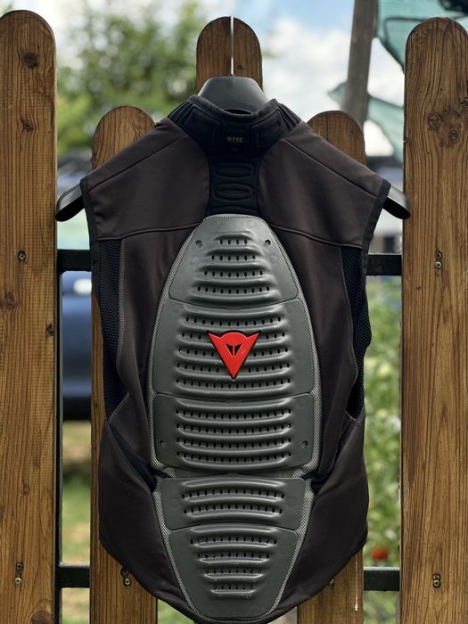 Протекторен елек Dainese