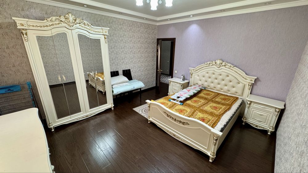 Продам квартиру 3-комнатную. Метро Шахристон