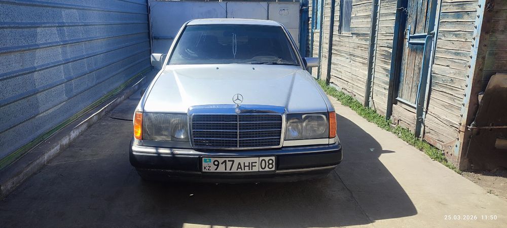 Мерседес 124 2.3