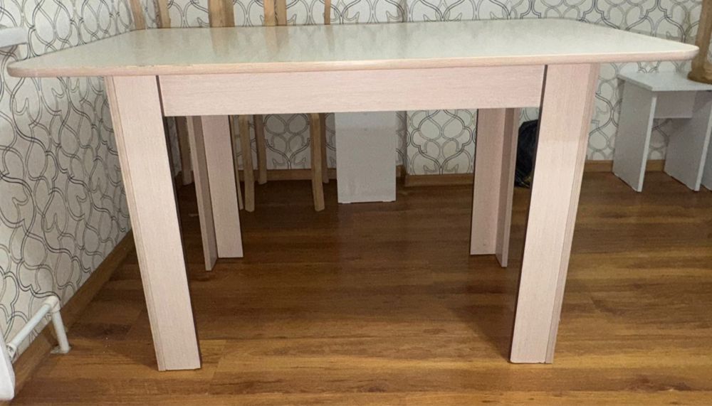 Продам кухонный стол