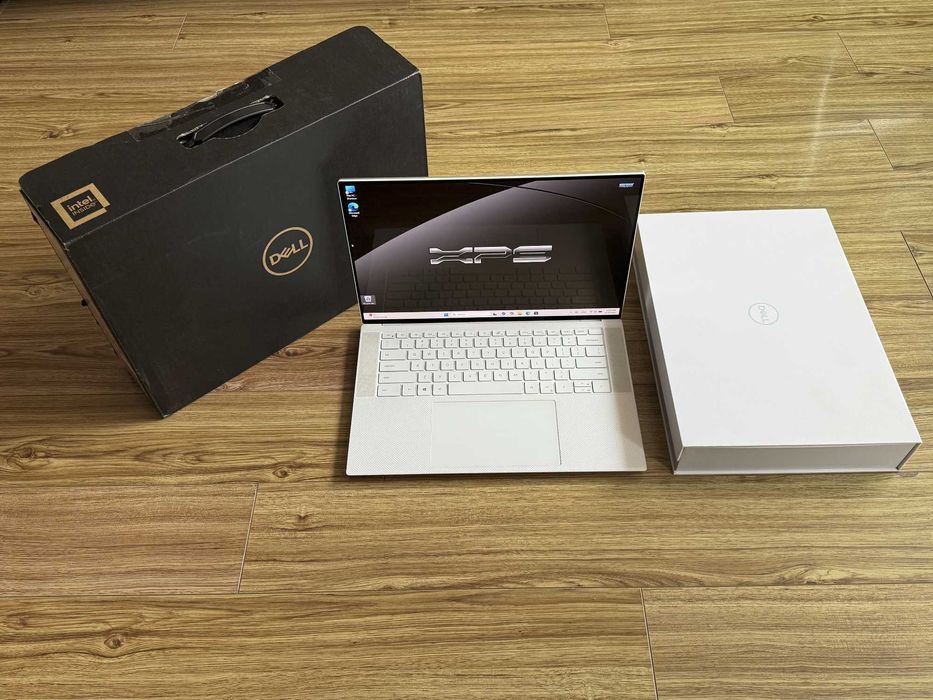 15.6 3.5k OLED Touch XPS 9510`i7-11800H/RTX 3050Ti/32GB RAM/512GB SSD