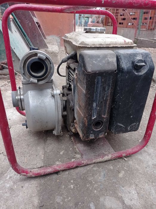 Vând motor de udat honda 150