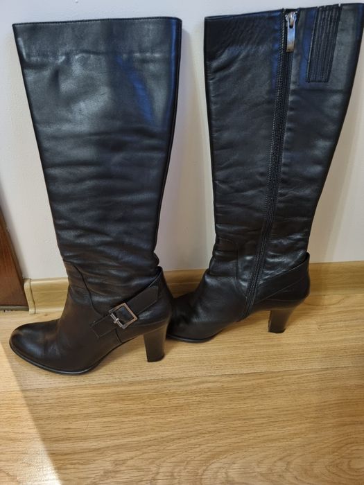 Продавам дамски ботуши