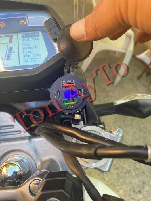USB Зарядно За Вграждане QC 3.0 + PD 30W + Волтметър  12V / 24V Автомобил Мотор Камион Лодка Каравана Кемпер АТВ Скутер