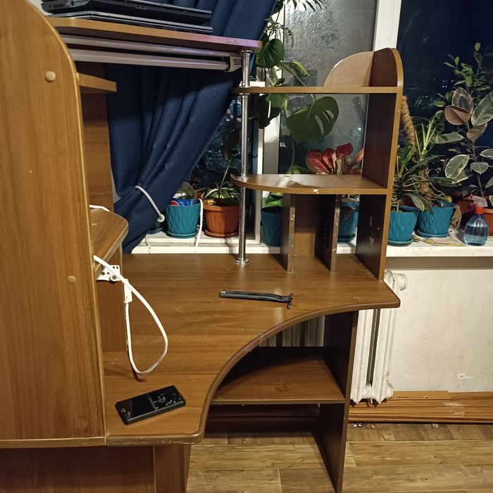 Компьютерный стол