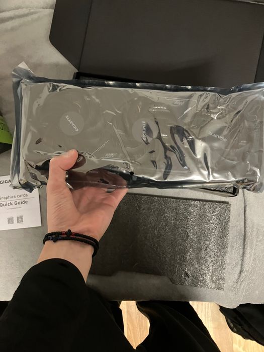 Placă video GIGABAYTE RTX 5070 12 GB GDDR7