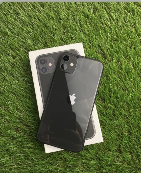 Продается iPhone 11, 64 ГБ, черного цвета.